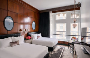 Queen Bed With Sweeping Views At Hotel Kansas City. 